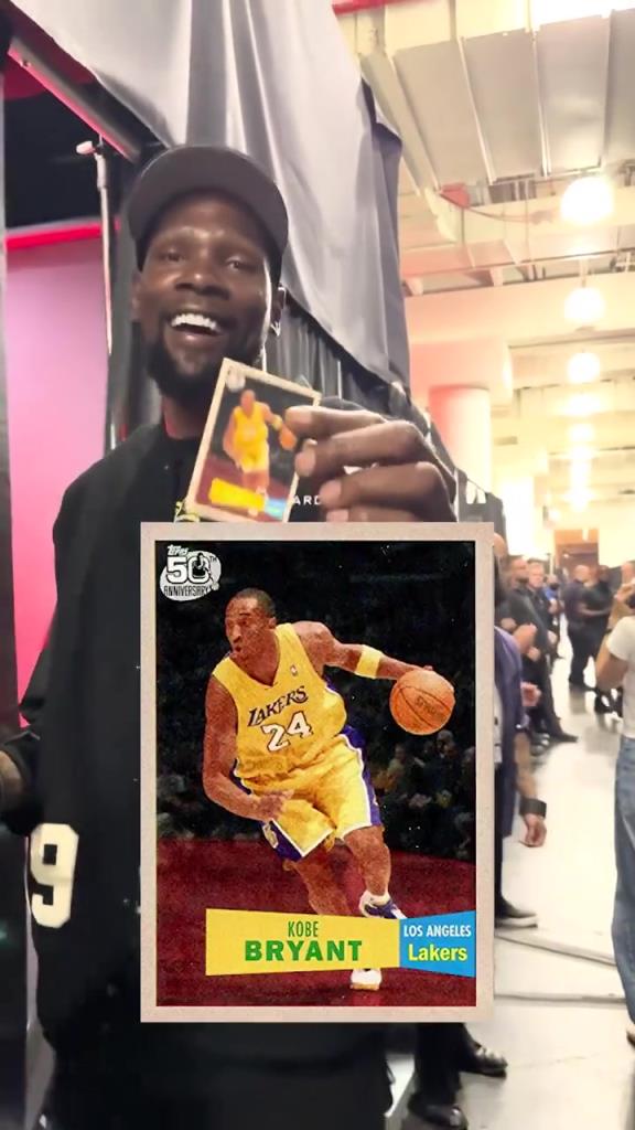 杜兰特开球星卡盲盒 最后一张抽出科比瞬间开心：MVP