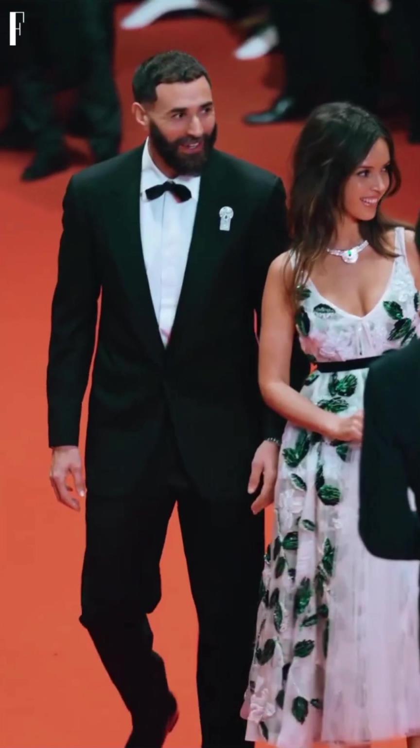 眼光一直在线！法媒：本泽马将于7月与美女演员结婚